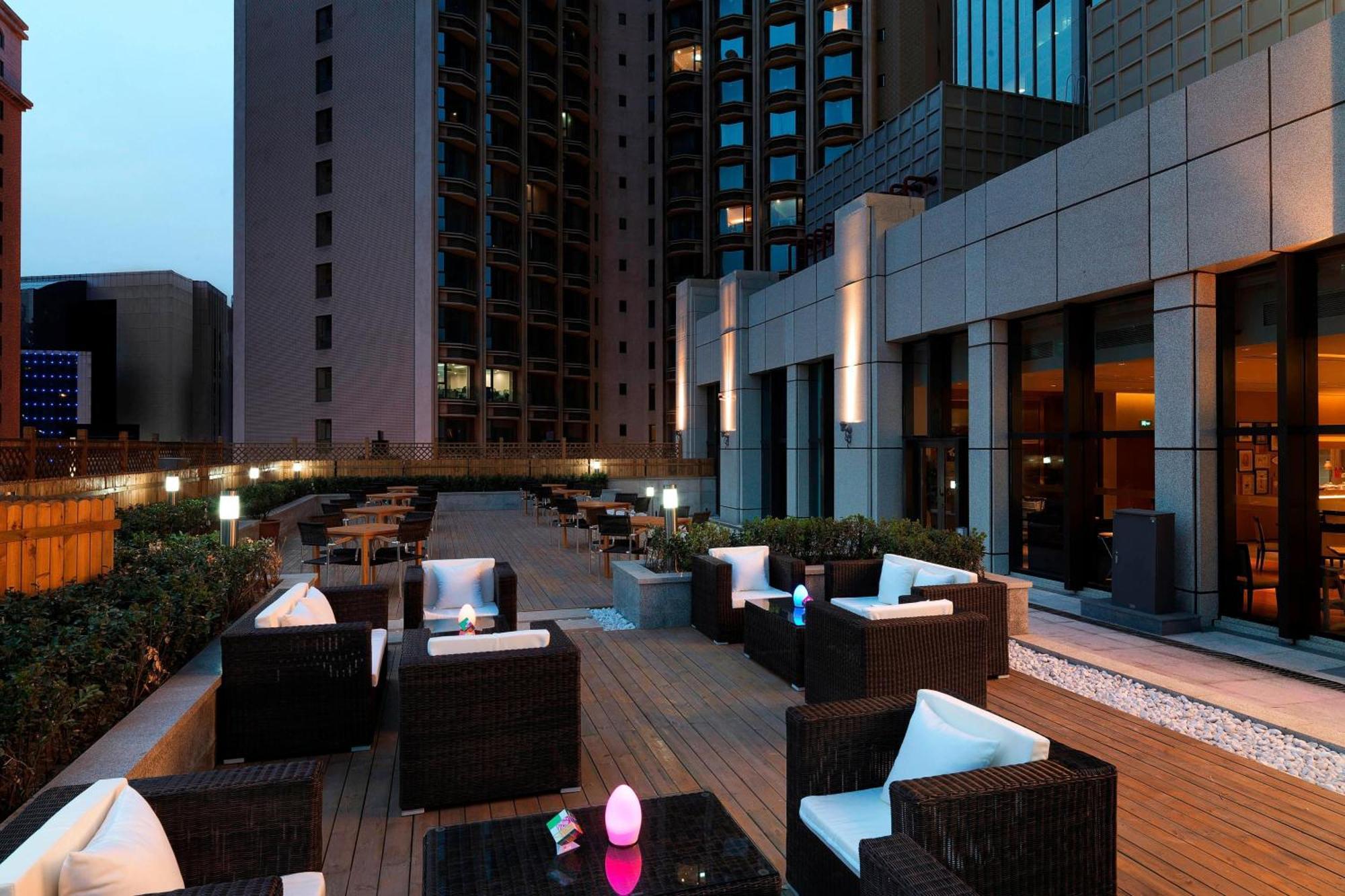 Hotel Aloft Ta-lien Exteriér fotografie